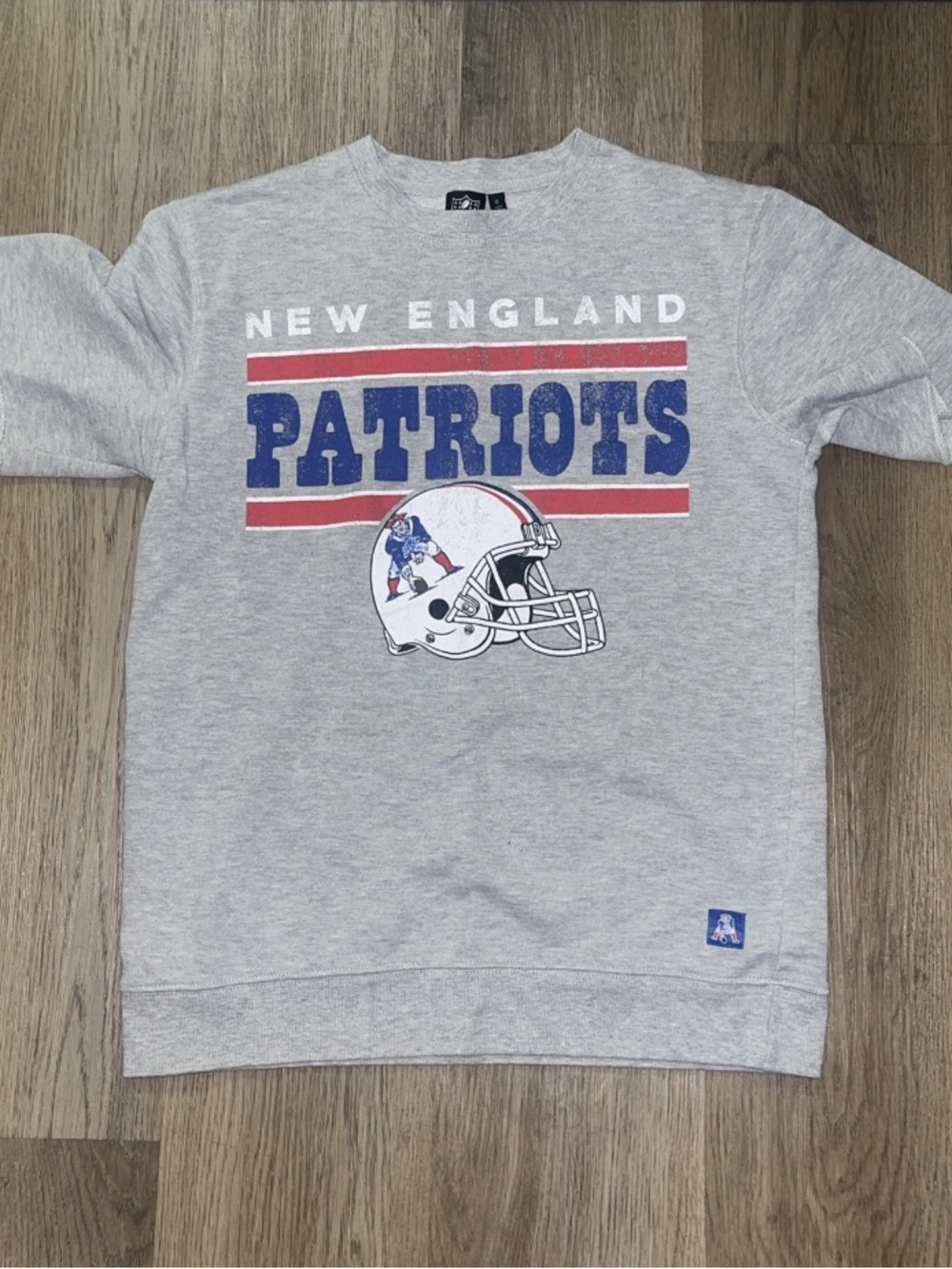 NFL new england patriots heather Tee with Red and Blue Team Graphics size small